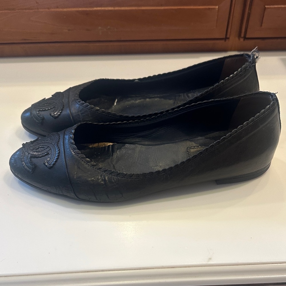 Chanel Black Leather Flats with Logo Detail - Picture 2 of 4
